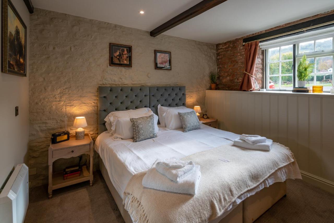 The Ring 'O' Bells Hotell Compton Martin Eksteriør bilde